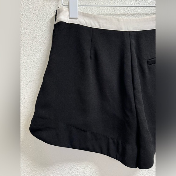 Lush Casual Mini Shorts Side Zipper Lightweight Colorblock Black Medium - Picture 5 of 8